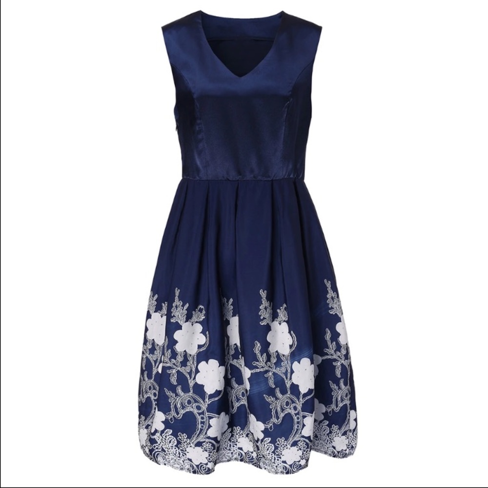 PLEATED DRESS - Picture 3 of 4